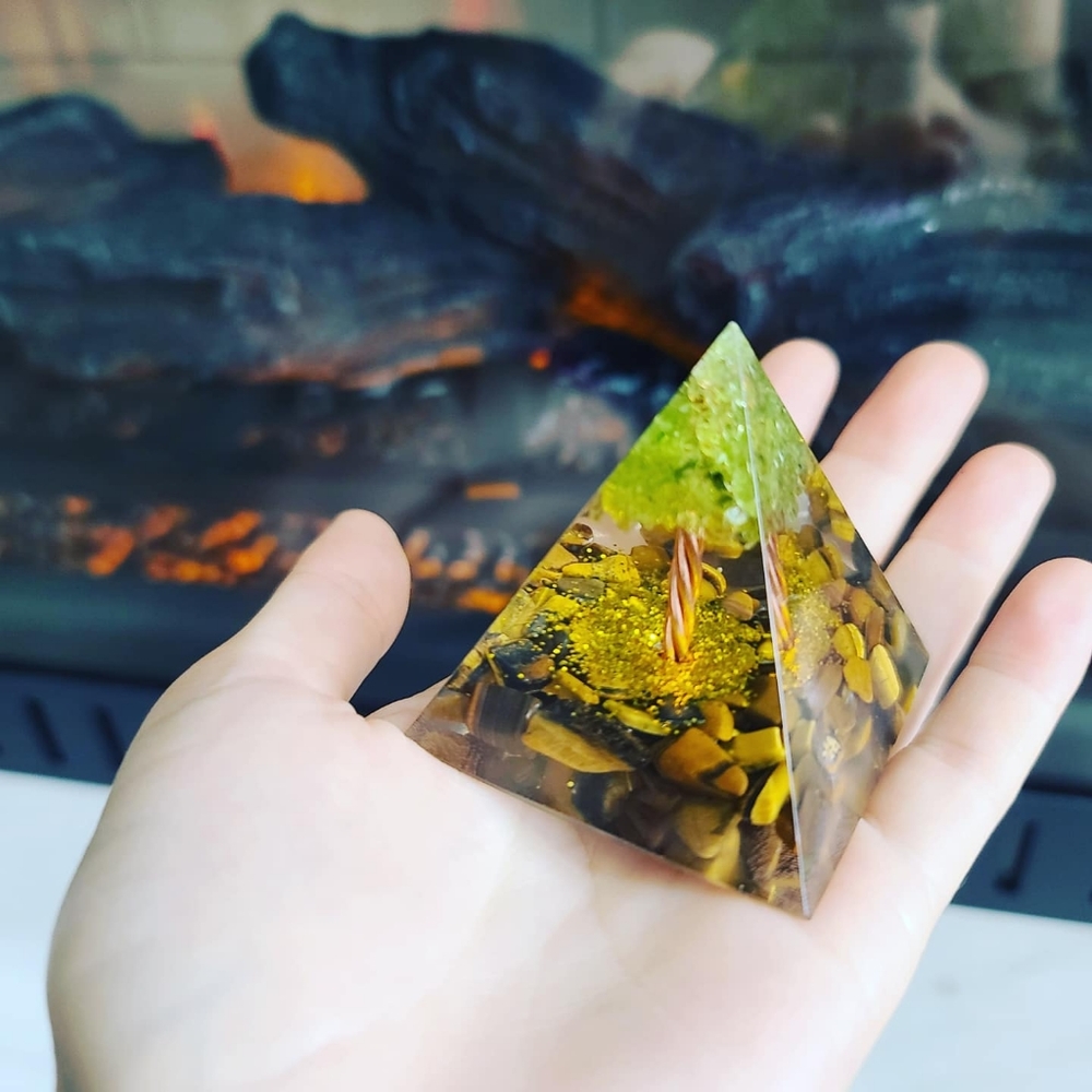 Tiger Eye Orgonite Pyramid with Money tree